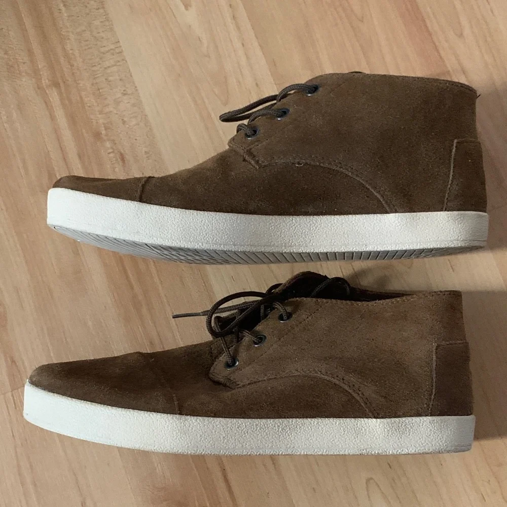 Toms Men's Brown Chukka Boots - Picture 4 of 9